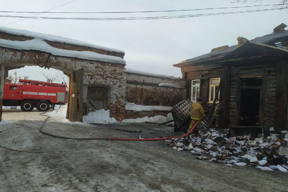 В Камышлове сгорело здание станции скорой помощи - «Уральский рабочий»